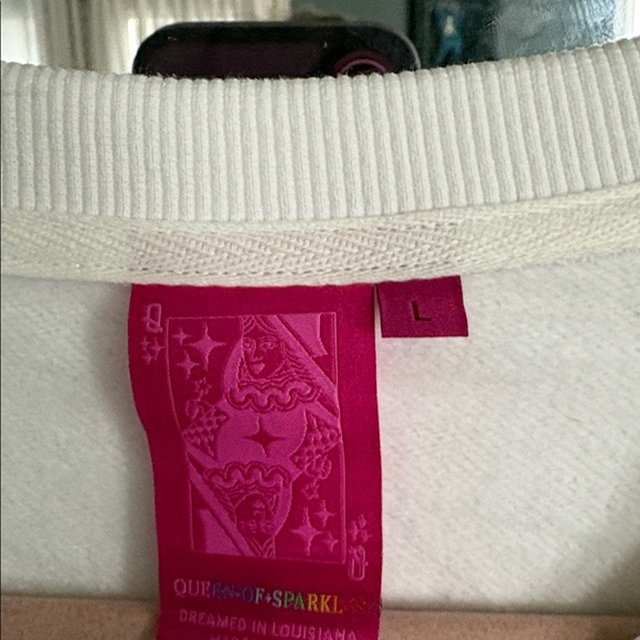 QUEEN OF SPARKLES White Sweatshirt with Pink Label - Picture 2 of 3